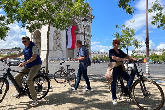 Paris: Small Group Highlights E-Bike Guided Tour - Detailed Review of the Paris E-Bike Tour