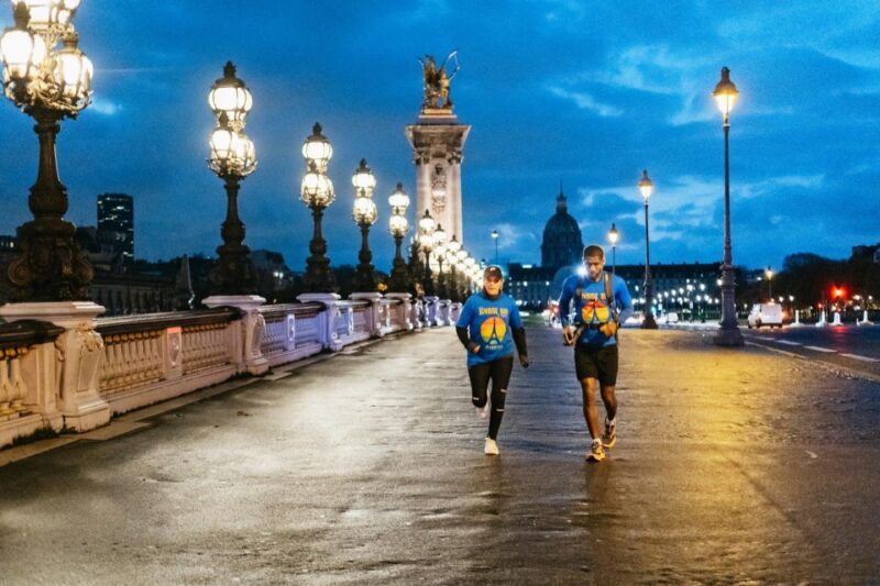 Paris: Sunrise Running and Sightseeing Group Tour - Key Points