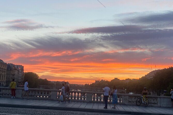 Paris until the heart of the night - What’s Included and What’s Not