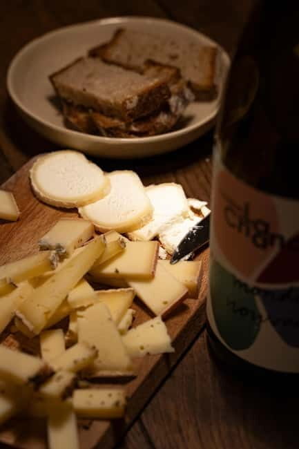 Paris : Wander & Wine - Small group wine tour in Montmartre - The Sum Up