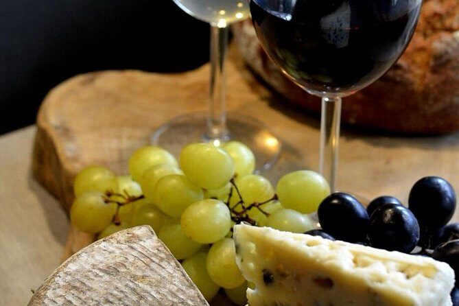 Paris Wine with Cheese Pairing & Tasting Small Group Class - Key Points