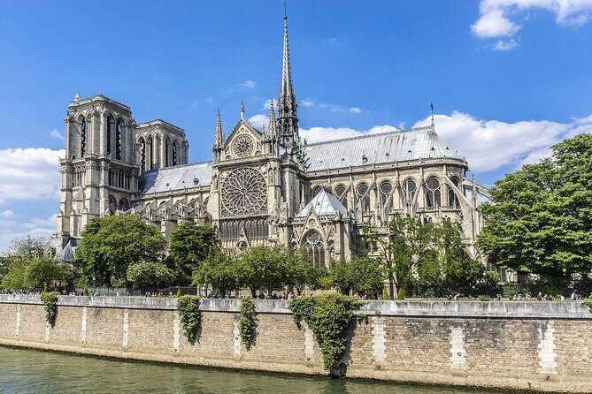 Paris with a Tuk Tuk - Private 2-Hour TukTuk Tour - Key Points