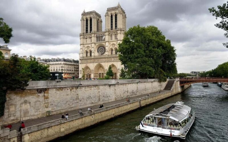 Paris:Private 2-Hour Customizable City Tour with Local Guide - The Practicalities: Transportation, Timing, and Value