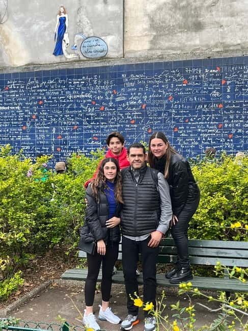 Paris:Private Full-Day Tour with Local Guide English/Español - Key Points