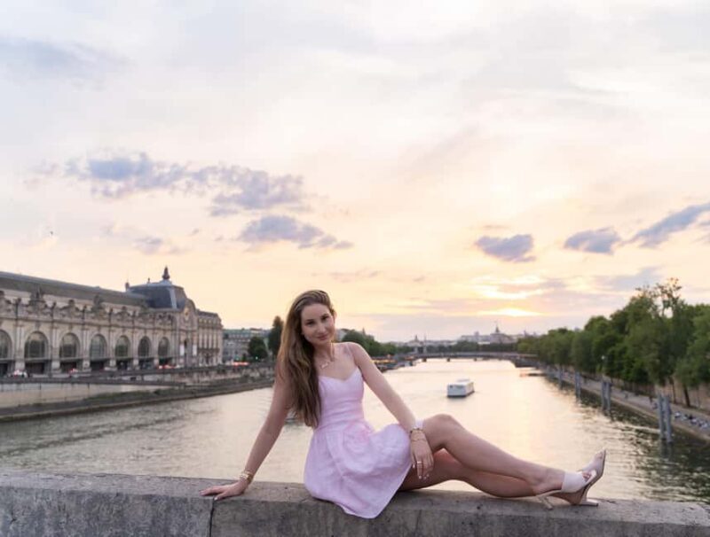 Paris:sunset photoshoot in  of Paris- Louvre Orsay Eiffel - The Sum Up