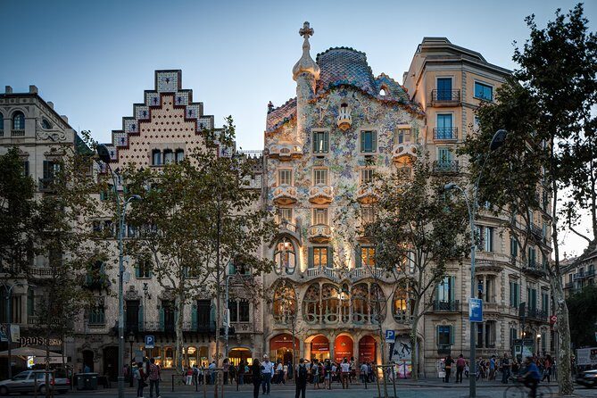 Park Guell and Sagrada Familia Private Tour with Hotel pick-up - FAQ