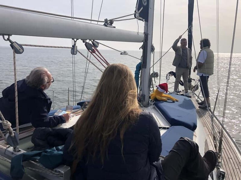 Parque das Nações: Yoga and meditation at sunrise aboard a sailboat! - Practical Details and Value