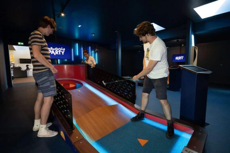 Part of Mini Golf in Deauville indoors and connected - Key Points