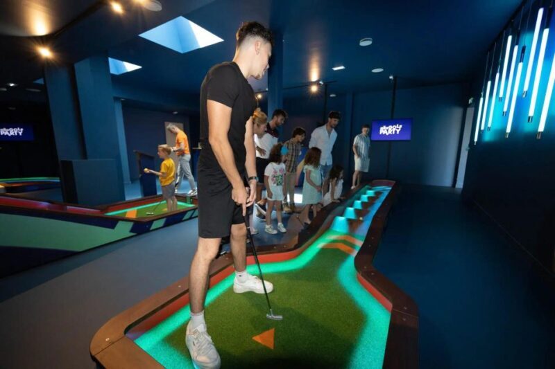 Part of Mini Golf in Deauville indoors and connected - FAQ