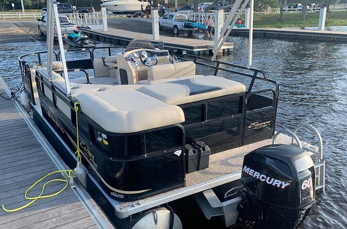 Party Barge Pontoon Boat Rental to 8 Persons with Fuel in Orlando - FAQ