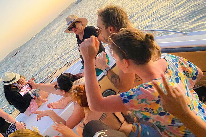 Party Boat in Cartagena Bay with Nightclub Ticket - FAQ