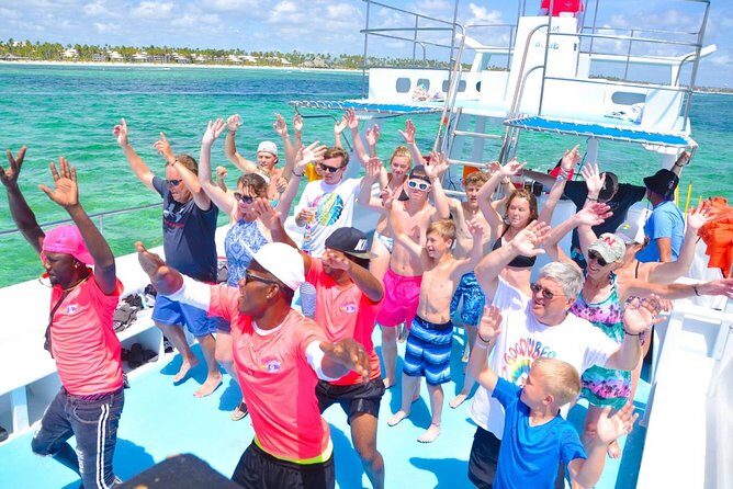 Party boat in Catamaran with Open Bar adults only - Key Points