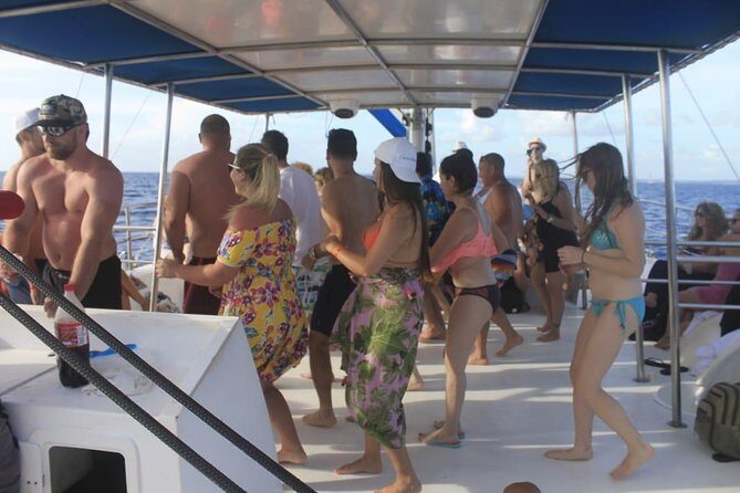 Party boat in Catamaran with Open Bar Only Adults + Snorkeling - Practical Tips for Your Trip