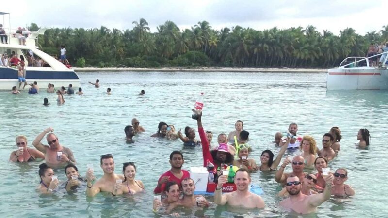 Party Boat in Punta Cana/Free Drinks and transportation inc - Onboard Vibes: Food, Drinks, and Entertainment