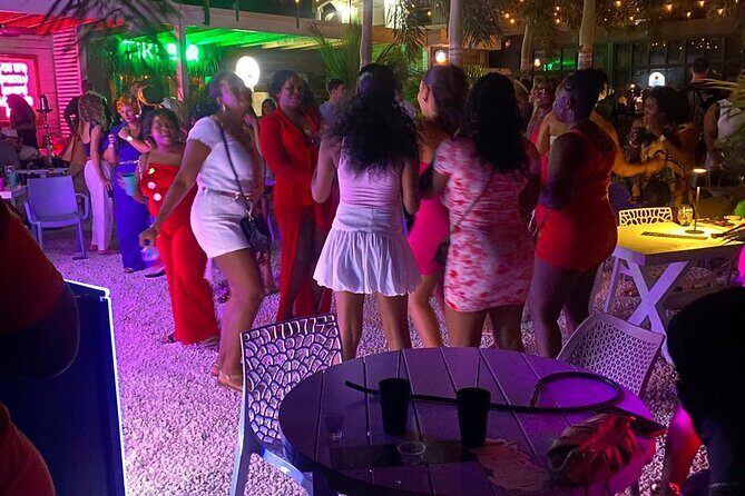 Party Bus Bar Hopping Nightlife in Sint Maarten - An In-Depth Look at the Sint Maarten Party Bus Nightlife Tour