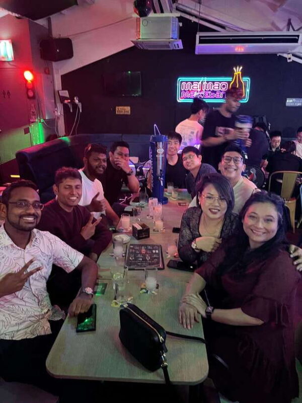 Party Singapore Bespoke Pub Crawl - Who Should Consider This Tour?