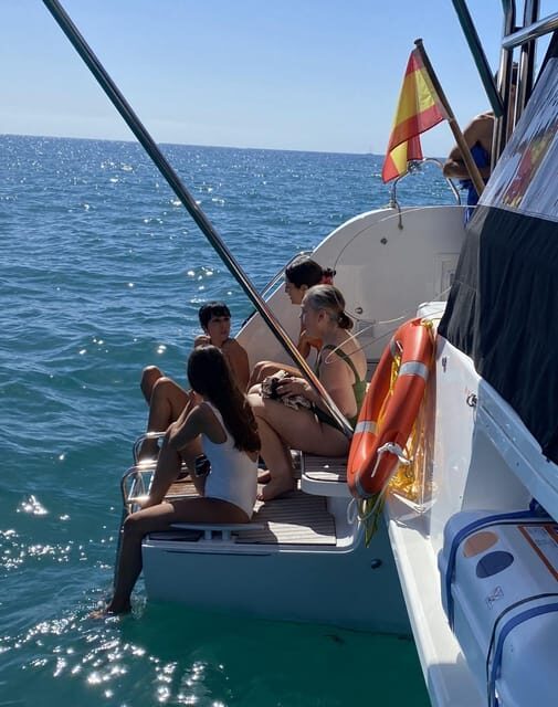 Pasito Blanco: Private catamaran excursion with food & drink - FAQ