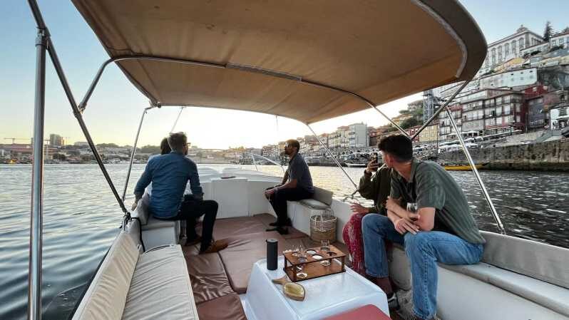 Passeio Barco 6 Pontes Douro com degustação vinho do Porto - The Scenic Joy of the Douro River Cruise