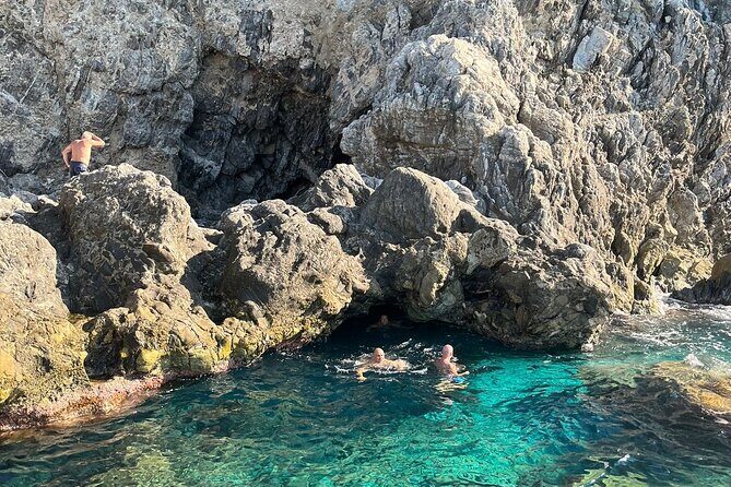 Passenger transfer service from Torre Faro (Messina) to Scilla round trip - Frequently Asked Questions