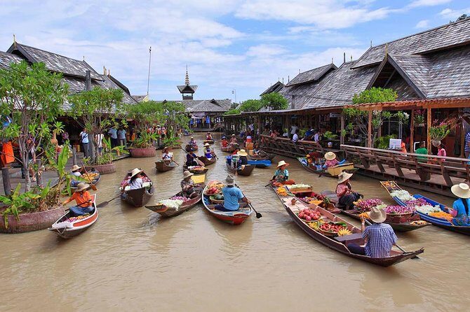 Pattaya Floating Market with Famous Landmarks Tour - In-Depth Review