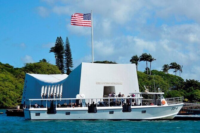 Pearl Harbor USS Arizona Memorial - Exploring Honolulus Historic Heart