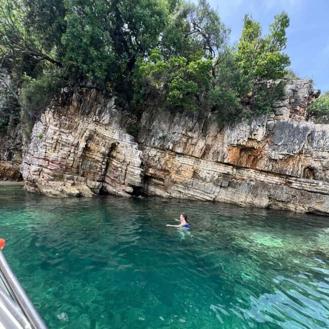 Pelagic Boat Tour7 destinations:drink+Snorkel+Umbrella - Key Points