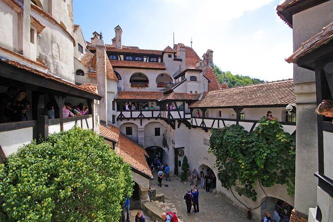 Peles Castle, Dracula's Castle and Medieval Town of Brasov in one day - Key Points