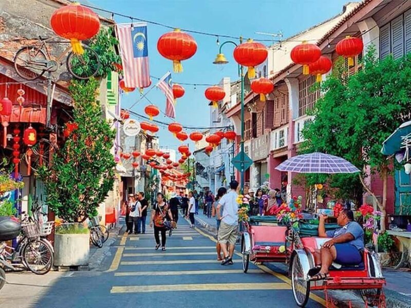 Penang: George Town Highlights & Upside Down Museum Tour - Sampling Local Flavors at The Coffee Tree