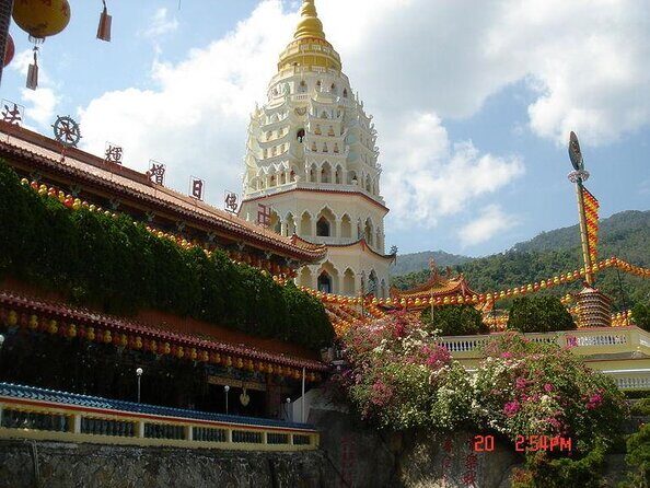 Penang Hill and the Kek Lok Si Temple - Experience Penang’s Iconic Landmarks in Just Half a Day