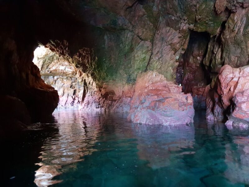 Peniche: Berlengas Roundtrip and Glass-Bottom Boat Cave Tour - Discovering the Berlengas Archipelago: A Balanced Look at the Roundtrip and Cave Tour
