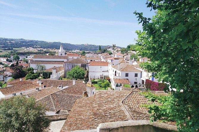 Peniche, Nazaré (big waves), Batalha monestary tour and Óbidos - FAQ