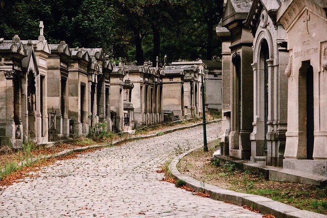 Pere Lachaise Cemetery Paris - Exclusive Guided Walking Tour - Exploring Paris’ Père Lachaise Cemetery: A Guided Experience Worth Your Time