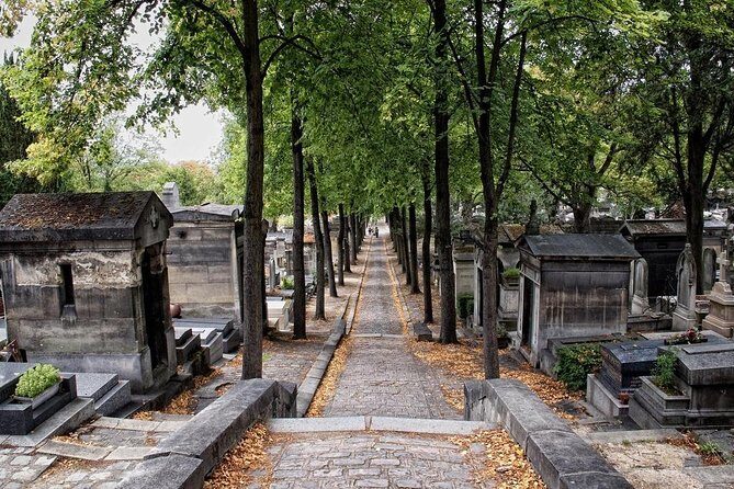 Pere Lachaise Cemetery Private Walking Tour - Discovering Pere Lachaise Cemetery with a Private Guide