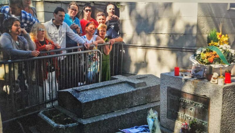 Père Lachaise Cemetery Tour, Tales from the Graves & Crepes - Key Points