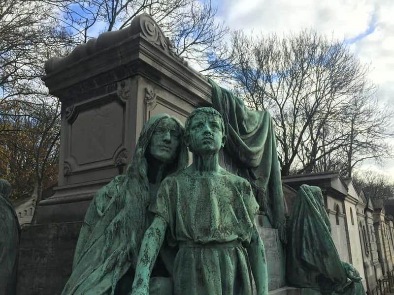 Père-Lachaise in Paris: tours in French - Exploring Père-Lachaise in Depth