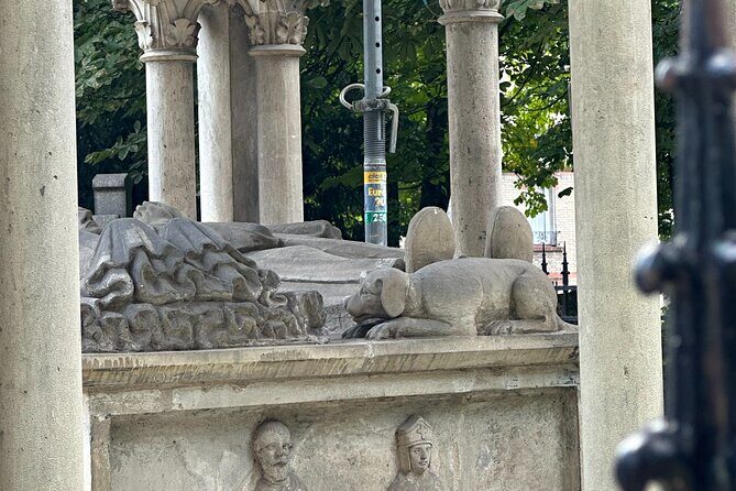 Père Lachaise's Cemetery Celebrities and Ghosts Mystery Tour - An In-Depth Look at the Père Lachaise Tour Experience