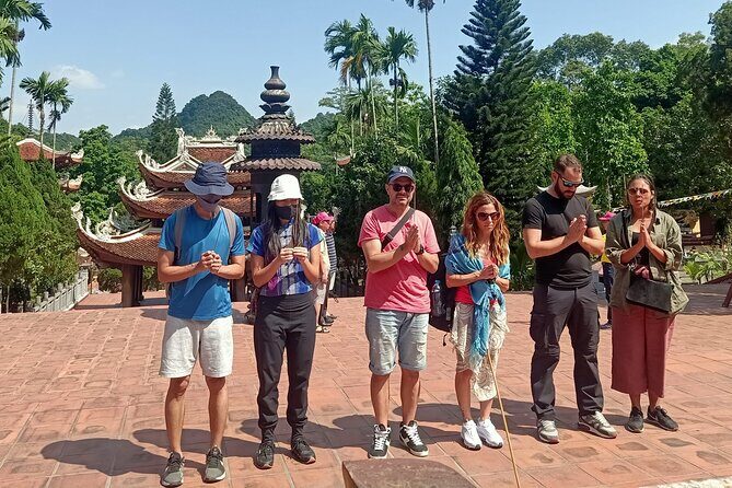Perfume Pagoda 1 Day Tour from Hanoi with Traditional Boat Ride - Key Points