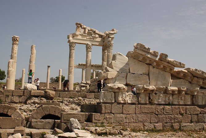 Pergamon Tour - Discover the Wonders of Pergamon: A Full-Day Tour from Izmir