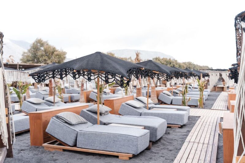 Perivolos Beach: Sun-Bed Experience FortyOne Bar Restaurant - A Detailed Look at the Experience