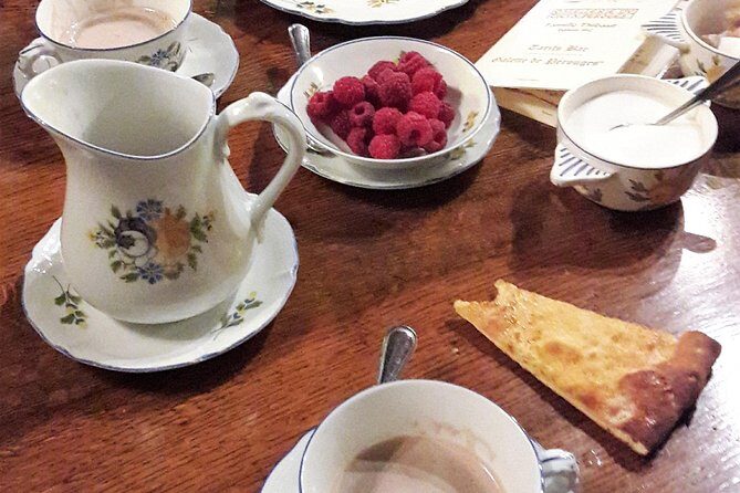 Pérouges Medieval Village Private Trip with Tasting from Lyon - FAQ