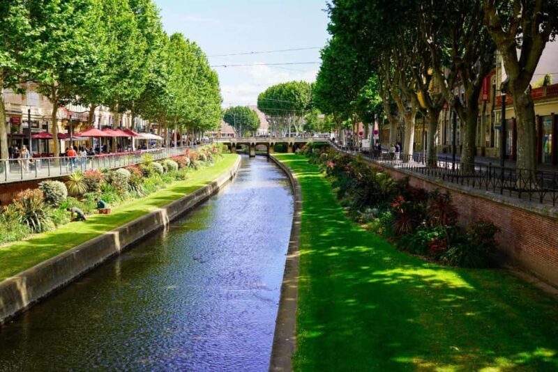 Perpignan: Express Walk with a Local in 60 minutes - Practical Details and Tips