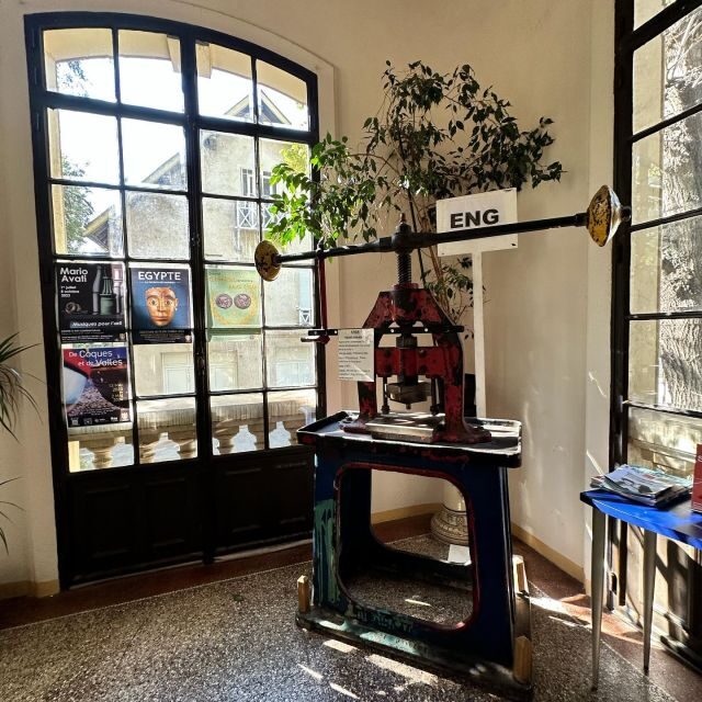 Perpignan : private guided tour for small groups - Exploring Perpignan: A Walk Through Its Timeless Streets