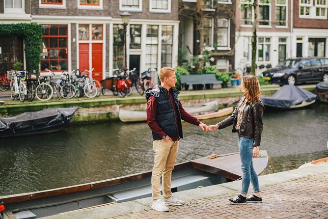 Personal Travel and Vacation Photographer Tour in Amsterdam - Exploring the Details: What to Expect from the Tour