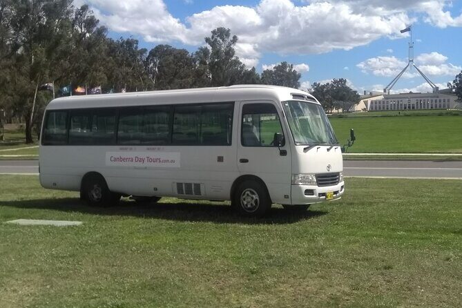 Personalised Hop-on Hop-off Sightseeing in Canberra, with John - The Inside Scoop on the Canberra Hop-on Hop-off Tour