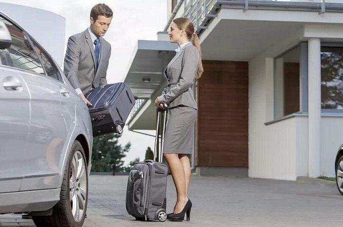 Personalized Toronto Airport Transfer Service - Who Should Consider This Service?