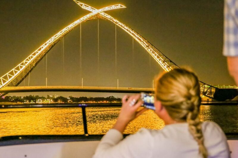 Perth: Swan River Dinner Cruise - Perth: Swan River Dinner Cruise — A Scenic Night Out on the Water