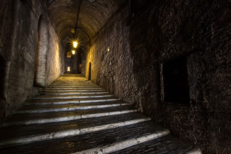 Perugia: Old Town Walking Tour, Piazza IV Novembre - Perugia: Old Town Walking Tour, Piazza IV Novembre