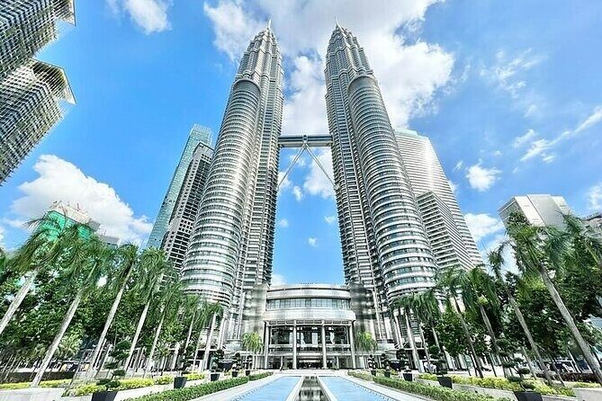 Petronas Twin Towers skybridge tickets (SINGAPORE GUESTS ONLY) - A Deep Dive into the Petronas Twin Towers Skybridge Tour