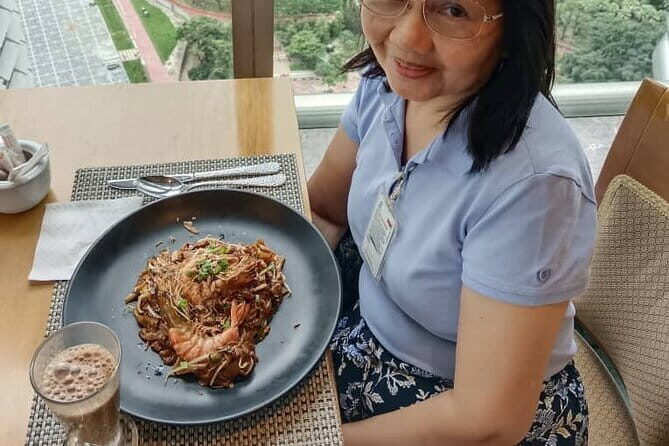 Petronas Twin Towers Special Entrance & Dining With Expert Guide - Who is This Tour Best For?