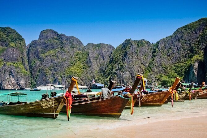 Phi Phi island Tour by Big Boat - Key Points